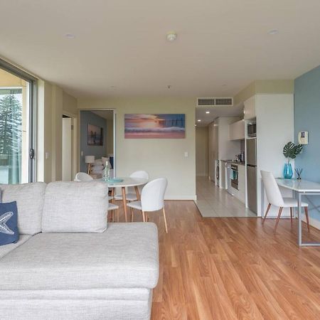 Beachside Luxury Apartments One & Two Bedroom In Beachfront Oaks Pier Building Glenelg Zewnętrze zdjęcie