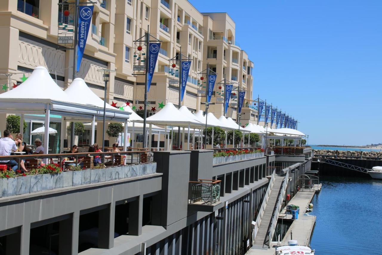 Beachside Luxury Apartments One & Two Bedroom In Beachfront Oaks Pier Building Glenelg Zewnętrze zdjęcie