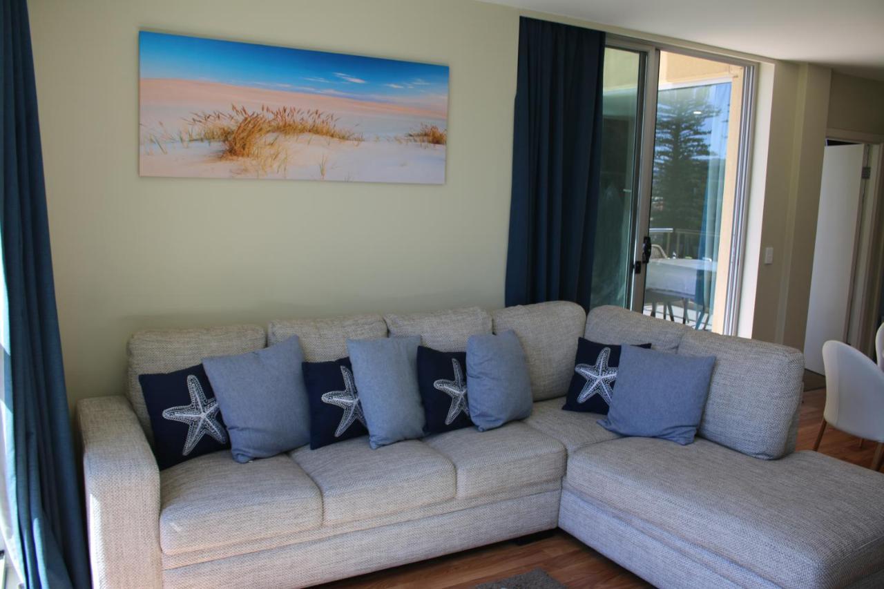 Beachside Luxury Apartments One & Two Bedroom In Beachfront Oaks Pier Building Glenelg Zewnętrze zdjęcie